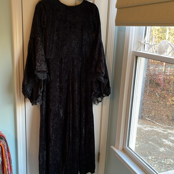 California Costume Black Angel of Darkness - Picture 4 of 9